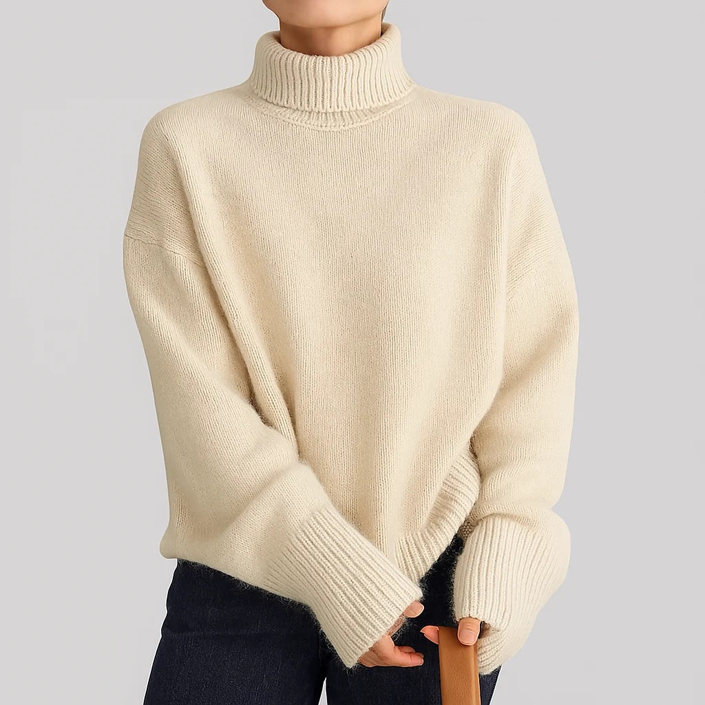 Sweter damski oversize z golfem i obniżoną linią ramion - Beżowy