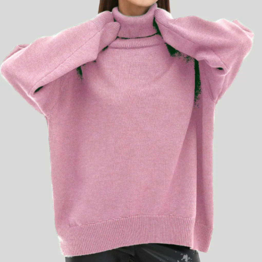 Sweter damski oversize z golfem i obniżoną linią ramion - Różowy