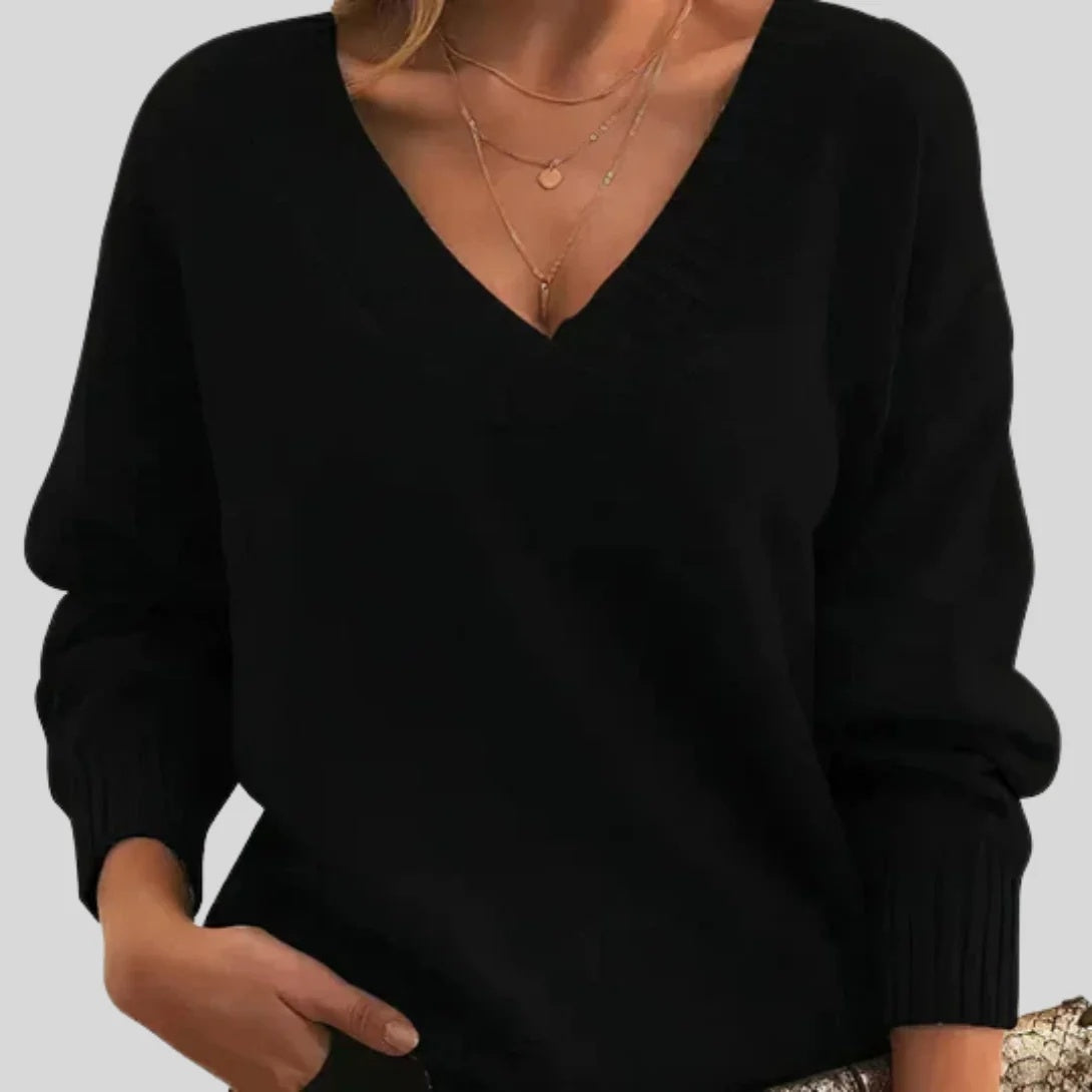 Sweter damski oversize z dekoltem w serek i długimi rękawami - Czarny