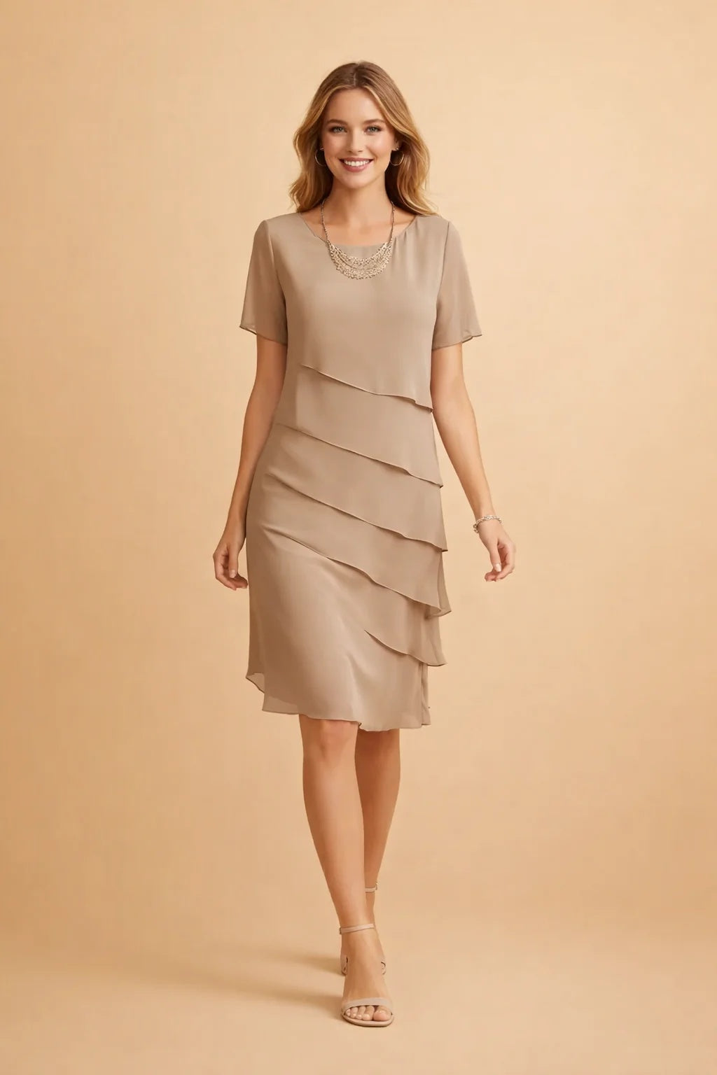 Sukienka damska midi elegancka z krótkim rękawem i warstwowymi falbanami - Khaki