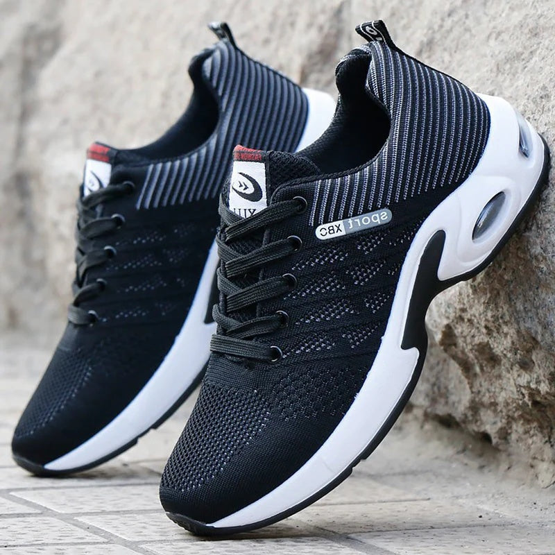 Buty sportowe męskie sznurowane z grubą podeszwą i okrągłym noskiem - Czarny