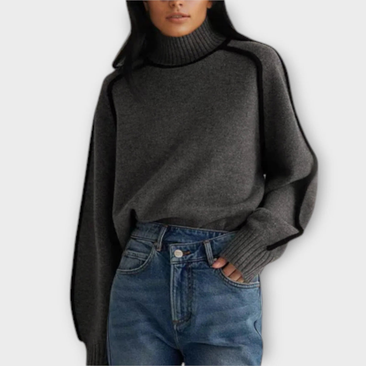Sweter damski oversize z golfem i kontrastową lamówką - Szary