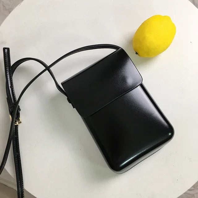 Torebka damska mini pudełkowa na telefon z paskiem na ramię - Czarny