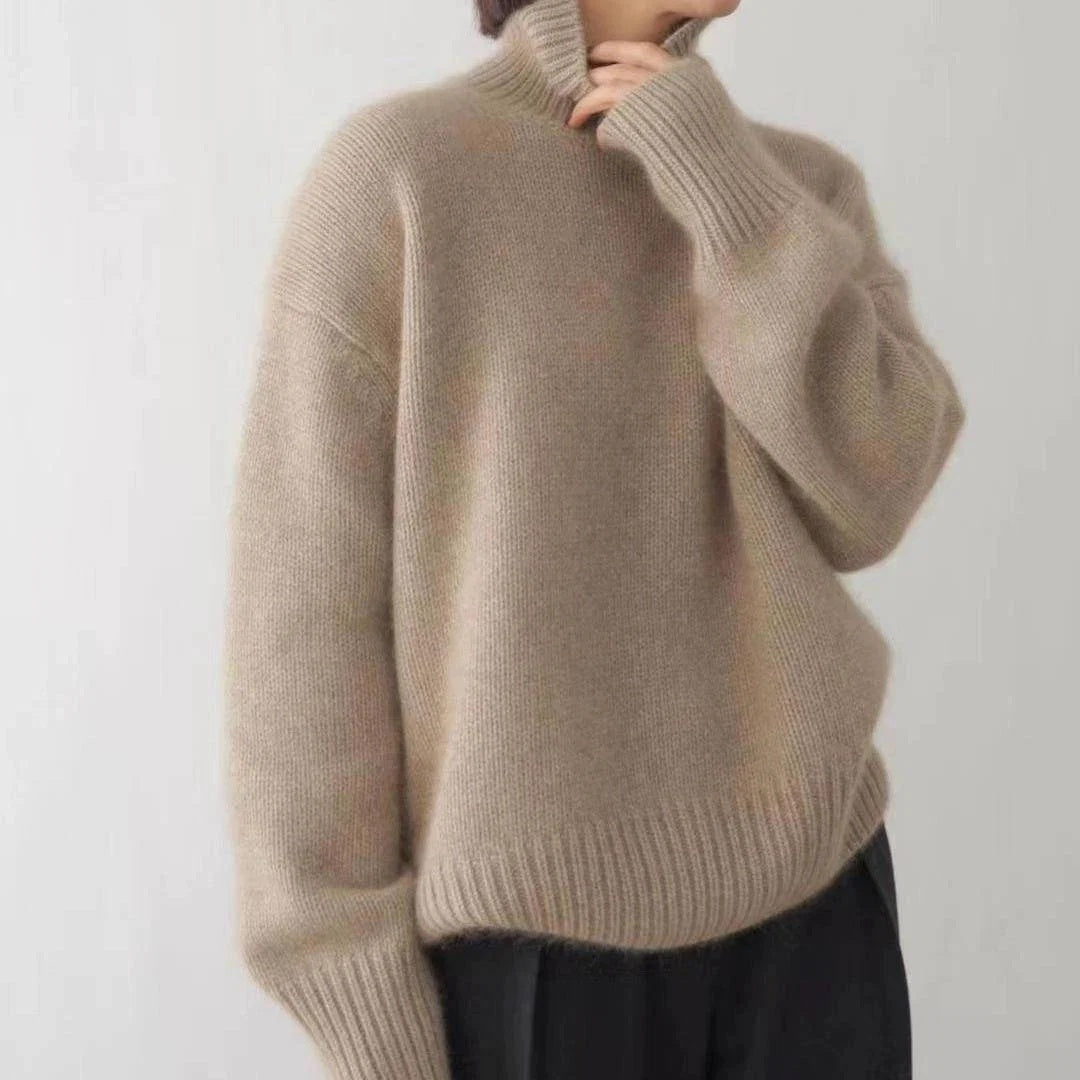 Sweter damski oversize z golfem i długimi rękawami - Khaki