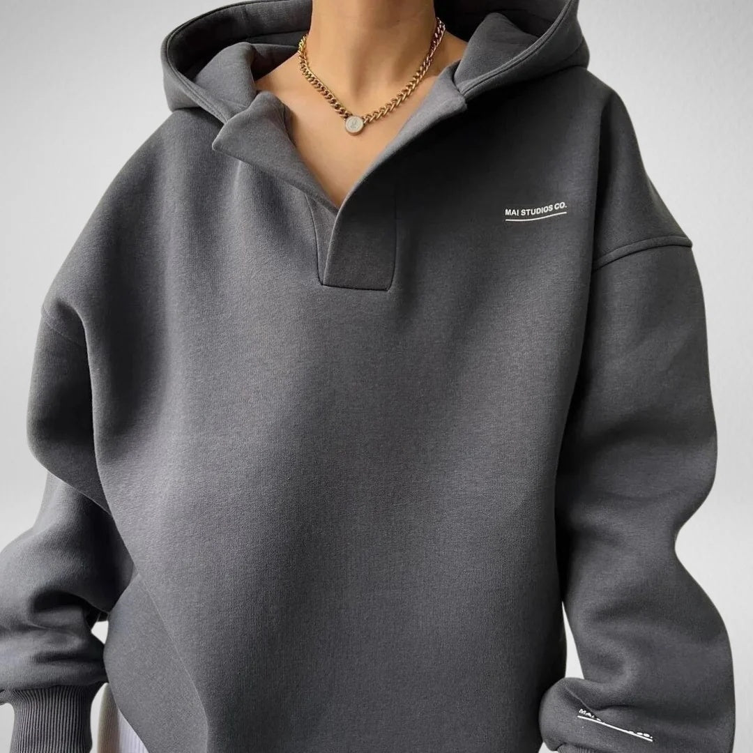 Bluza damska oversize z kapturem i otwartym dekoltem w serek - Szary