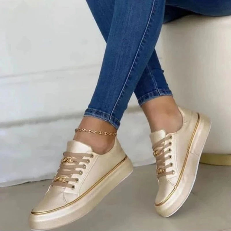 Sneakersy damskie na grubej podeszwie z ozdobnymi paskami i łańcuszkami - Złoty