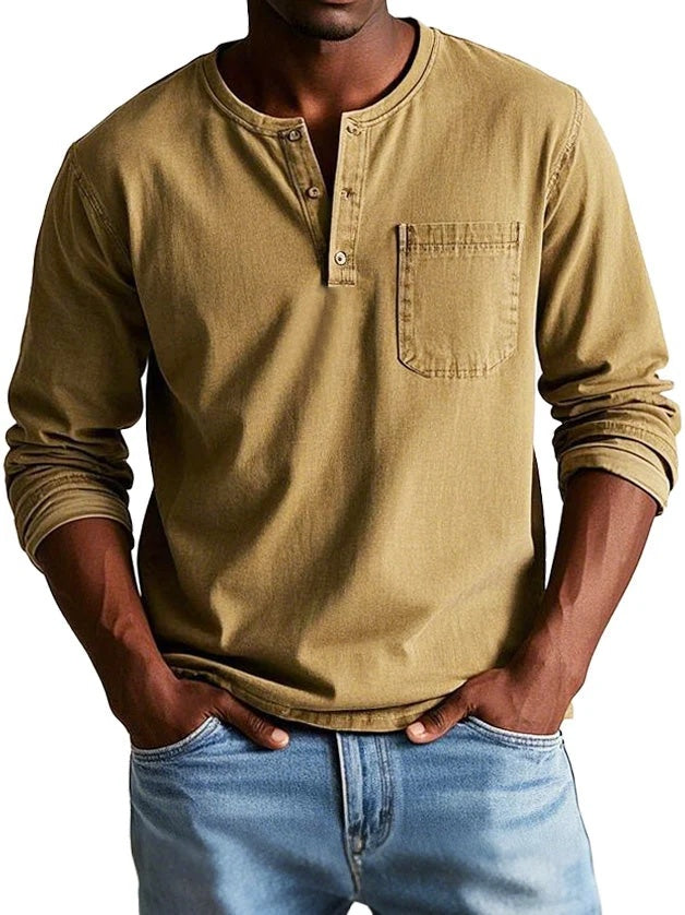 Koszulka męska z długim rękawem i dekoltem henley oraz kieszenią - Khaki