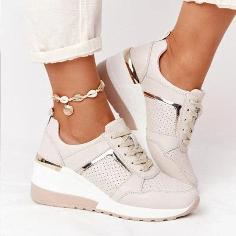 Sneakersy damskie na podwyższonej podeszwie ze sznurowaniem - Beżowy