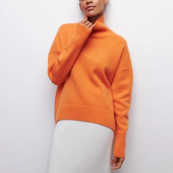 Sweter damski oversize z półgolfem i długimi rękawami - Pomarańczowy