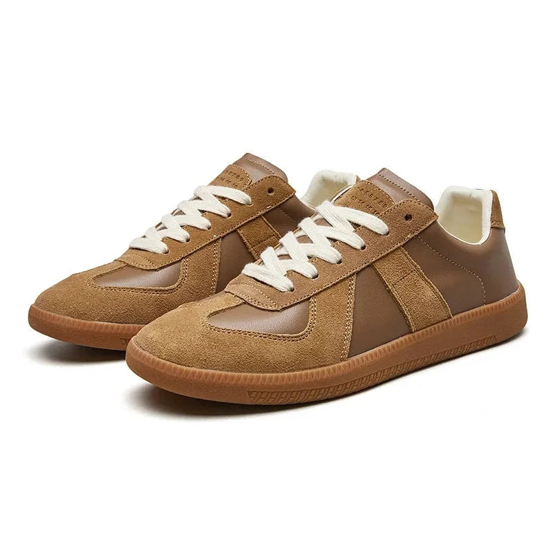 Sneakersy męskie retro niskie sznurowane z panelami - Brązowy