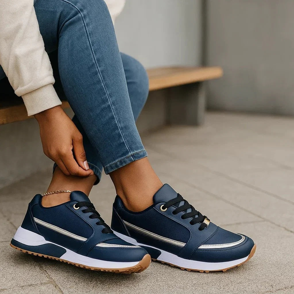 Sneakersy damskie na grubej podeszwie z okrągłym noskiem i sznurowaniem - Niebieski