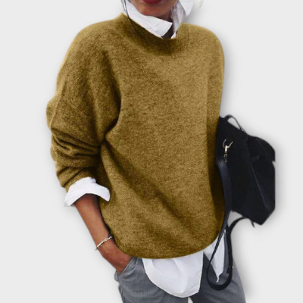 Sweter damski oversize z koszulowymi wstawkami i obniżoną linią ramion - Khaki