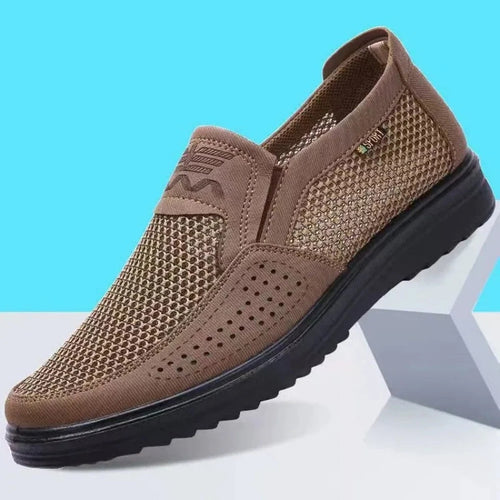 Buty męskie wsuwane z siateczką i perforowanymi wstawkami - Brązowy