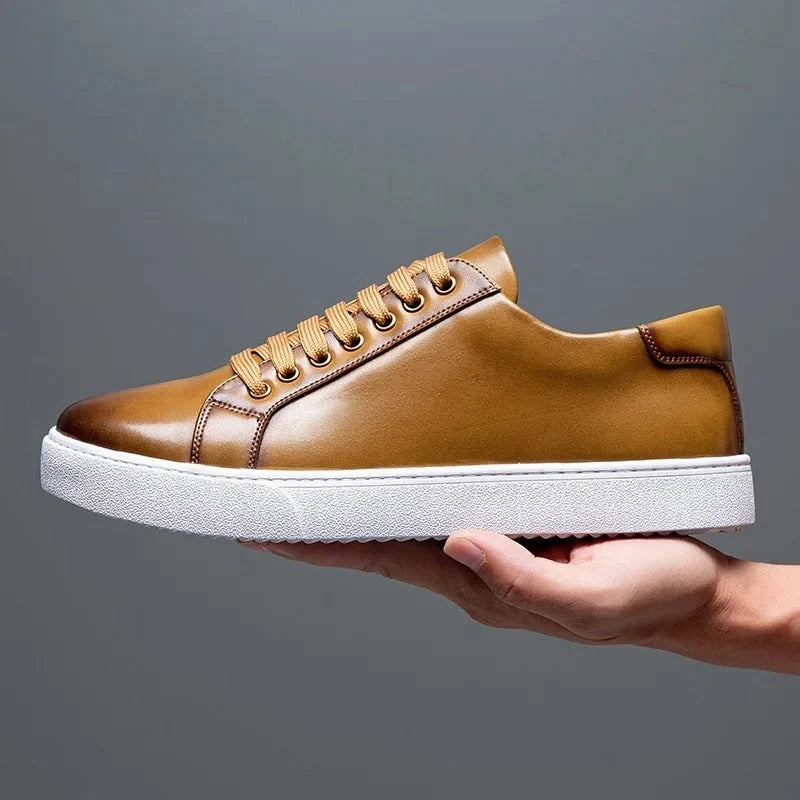 Sneakersy męskie niskie sznurowane z okrągłym noskiem i grubą podeszwą - Khaki