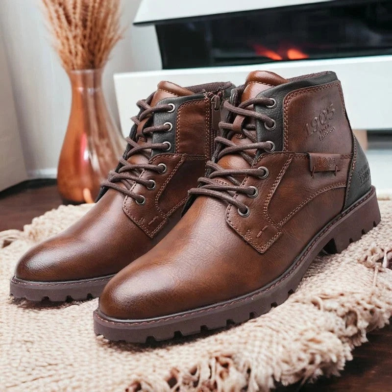 Botki męskie sznurowane w stylu retro z bieżnikowaną podeszwą - Brązowy