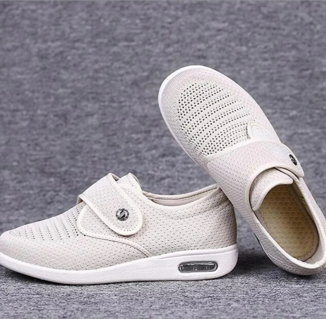 Buty damskie casualowe na rzep z okrągłym noskiem i niską podeszwą - Jasny Brąz