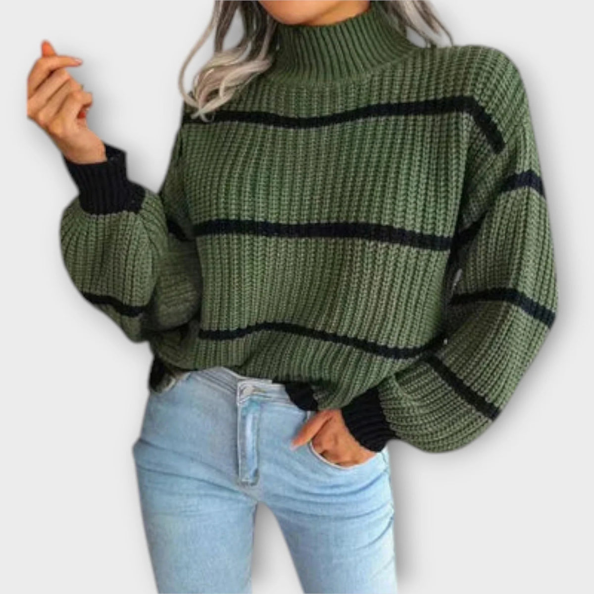 Sweter damski oversize w paski z półgolfem i szerokimi rękawami - Zielony
