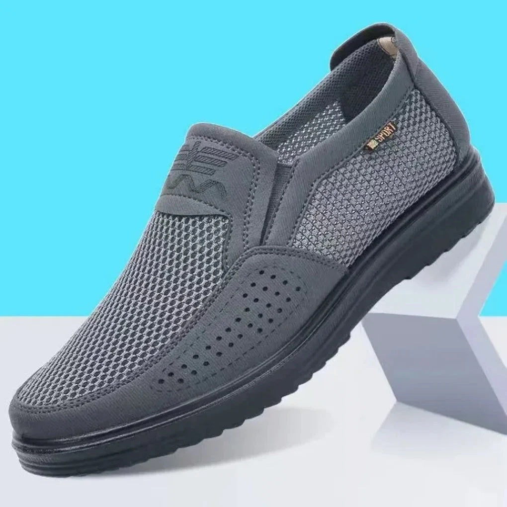 Buty męskie wsuwane z siateczką i perforowanymi wstawkami - Szary