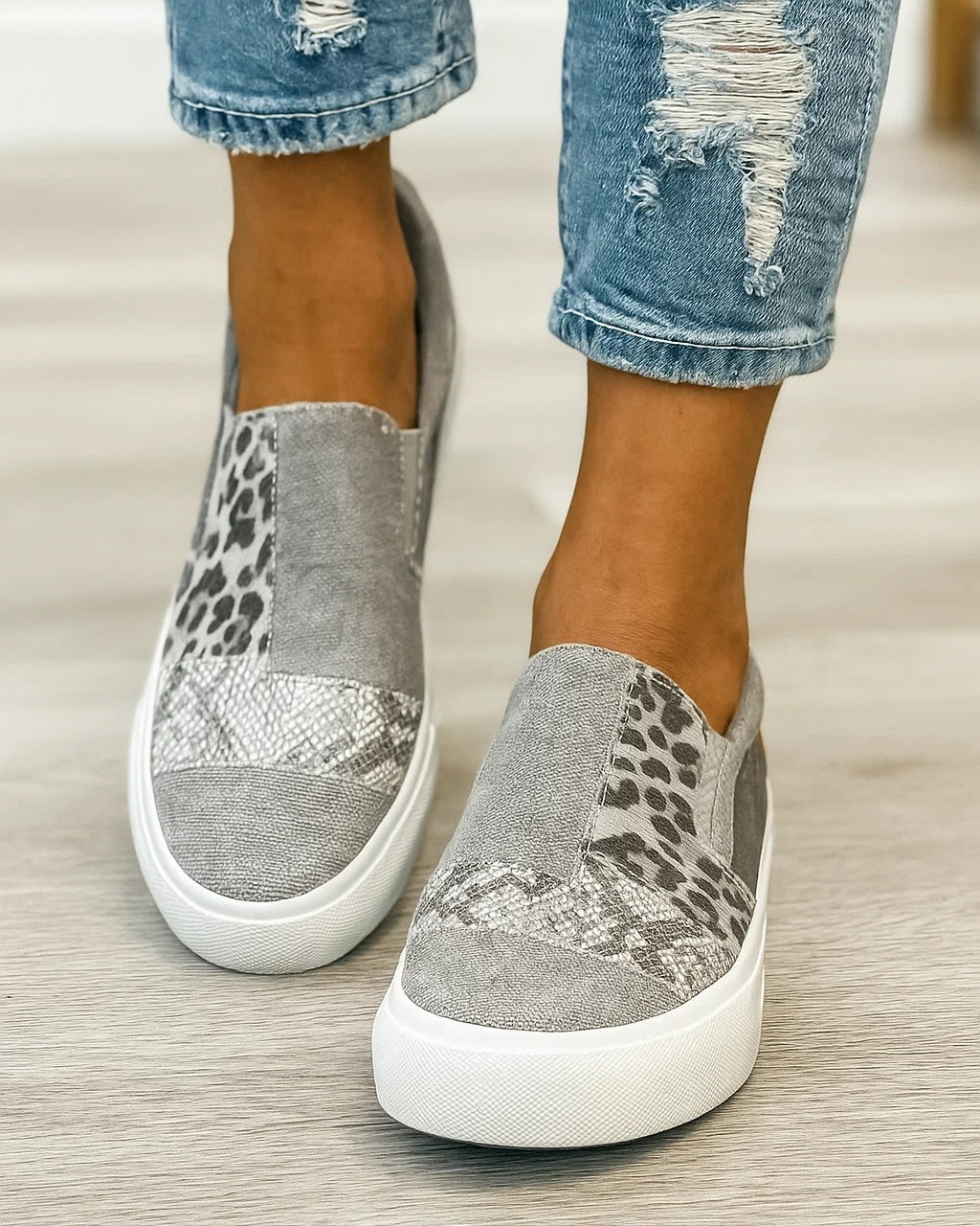Trampki damskie slip on na platformie z patchworkowym wzorem - Szary