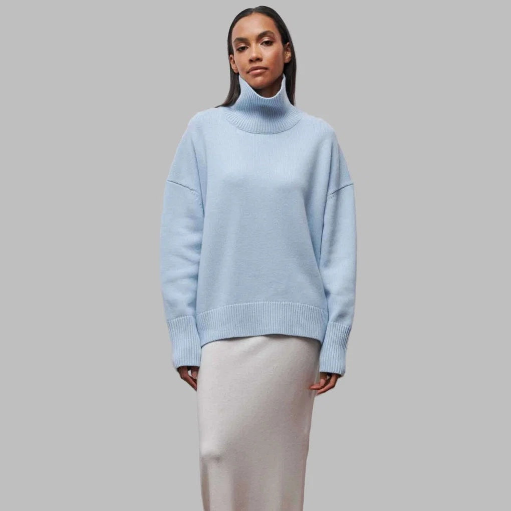 Sweter damski oversize z golfem i długimi rękawami - Niebieski