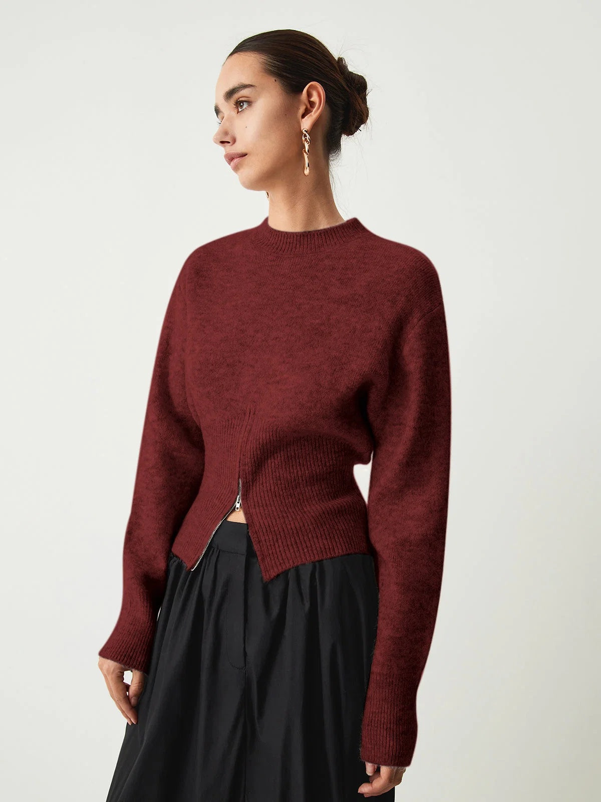 Sweter damski krótki o luźnym kroju z okrągłym dekoltem i zamkiem - Burgundia