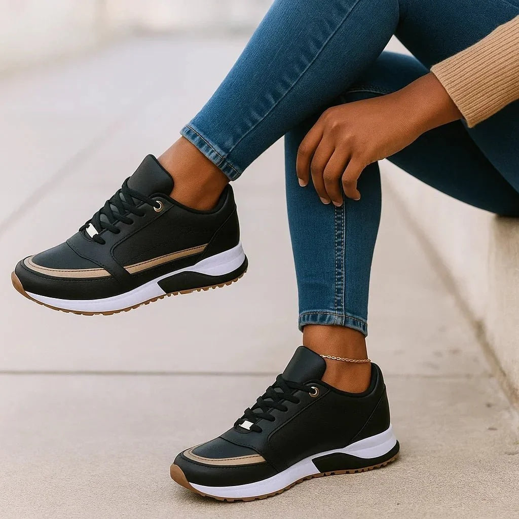 Sneakersy damskie na grubej podeszwie z okrągłym noskiem i sznurowaniem - Czarny