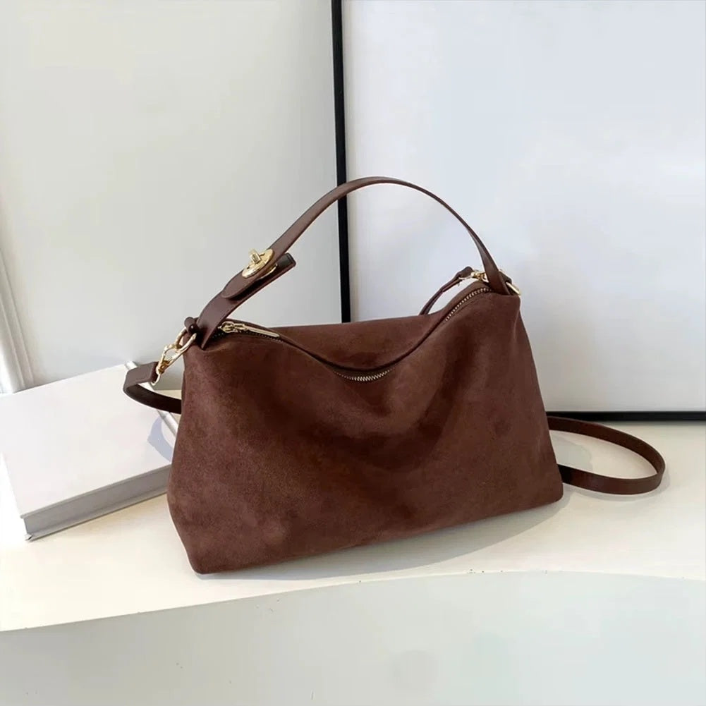 Torebka damska typu poduszka z krótkim uchwytem i odpinanym paskiem - Brązowy