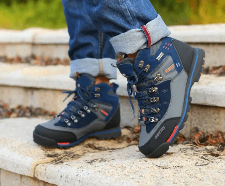 Buty trekkingowe męskie wysokie sznurowane z bieżnikowaną podeszwą - Niebieski