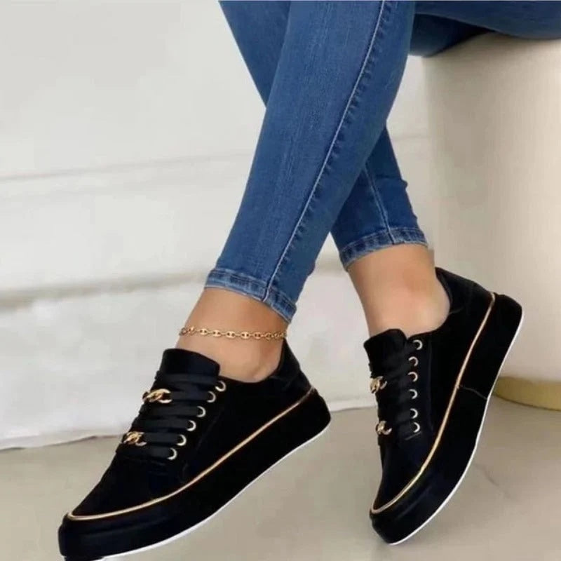 Sneakersy damskie na grubej podeszwie z ozdobnymi paskami i łańcuszkami - Czarny
