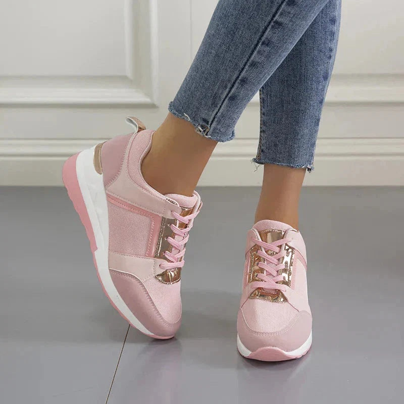 Sneakersy damskie na podwyższonej podeszwie ze sznurowaniem - Różowy