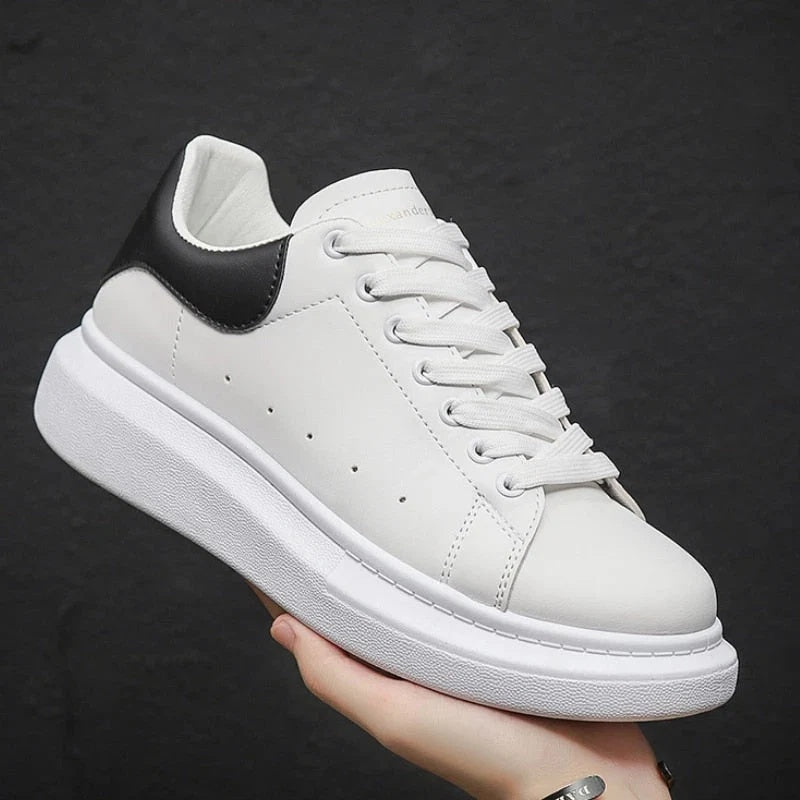Sneakersy męskie niskie sznurowane na grubej podeszwie - Czarny-Biały