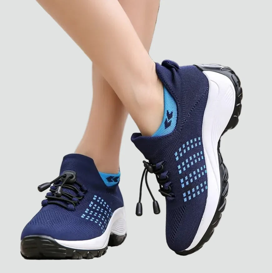 Buty sportowe męskie wsuwane z okrągłym noskiem i elastycznym sznurowaniem - Niebieski