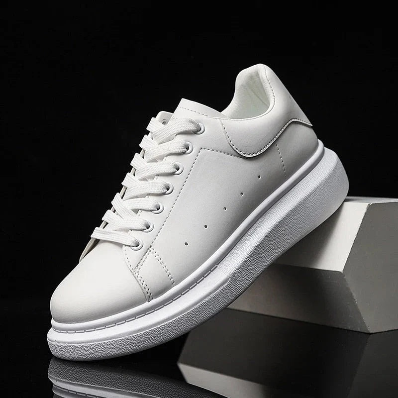 Sneakersy męskie niskie sznurowane na grubej podeszwie - Biały