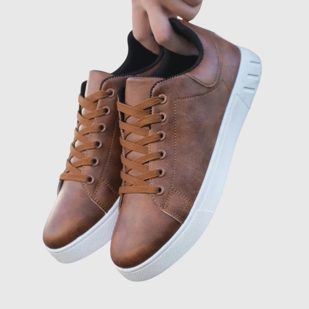 Sneakersy męskie niskie sznurowane z okrągłym noskiem - Brązowy