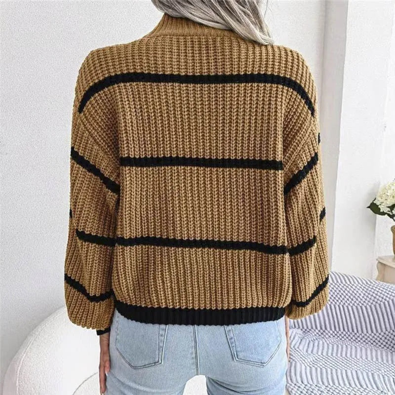 Sweter damski w paski z półgolfem i długimi rękawami - Khaki