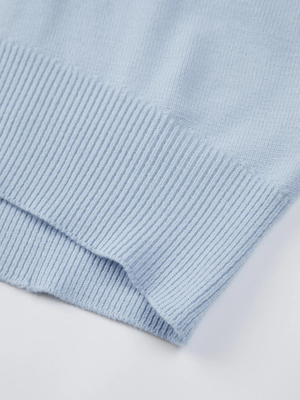 Sweter damski oversize z okrągłym dekoltem i długimi rękawami - Niebieski