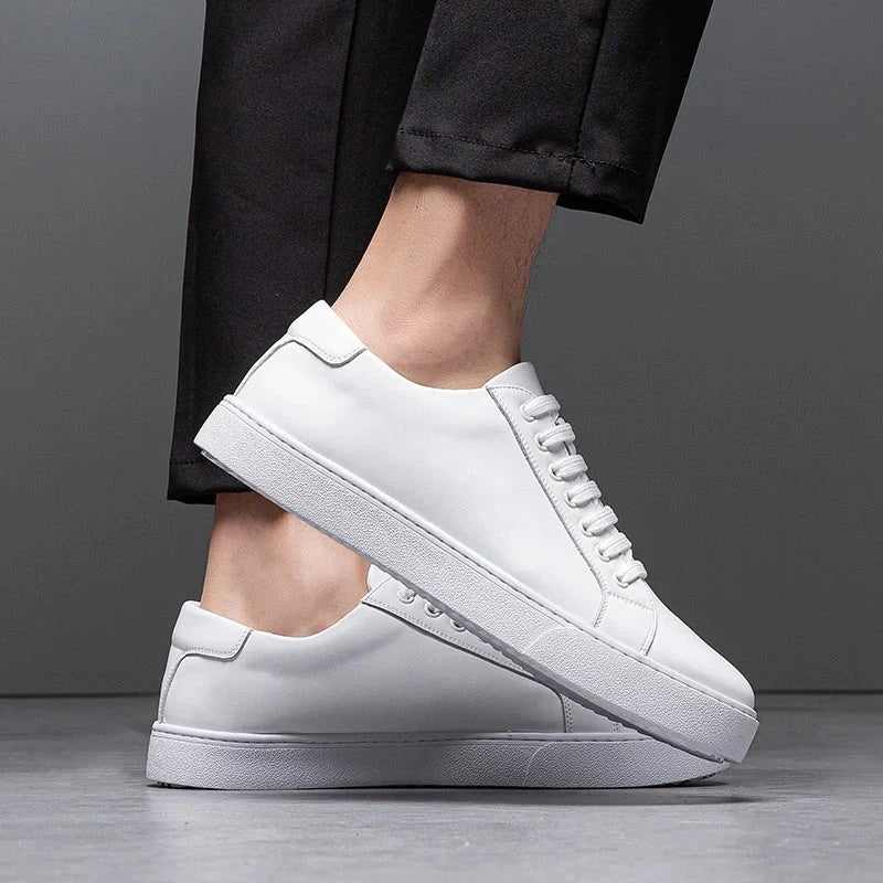 Sneakersy męskie niskie sznurowane z okrągłym noskiem i grubą podeszwą - Biały