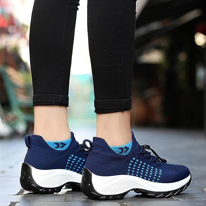 Buty damskie sportowe wsuwane na grubej podeszwie ze ściągaczem - Niebieski