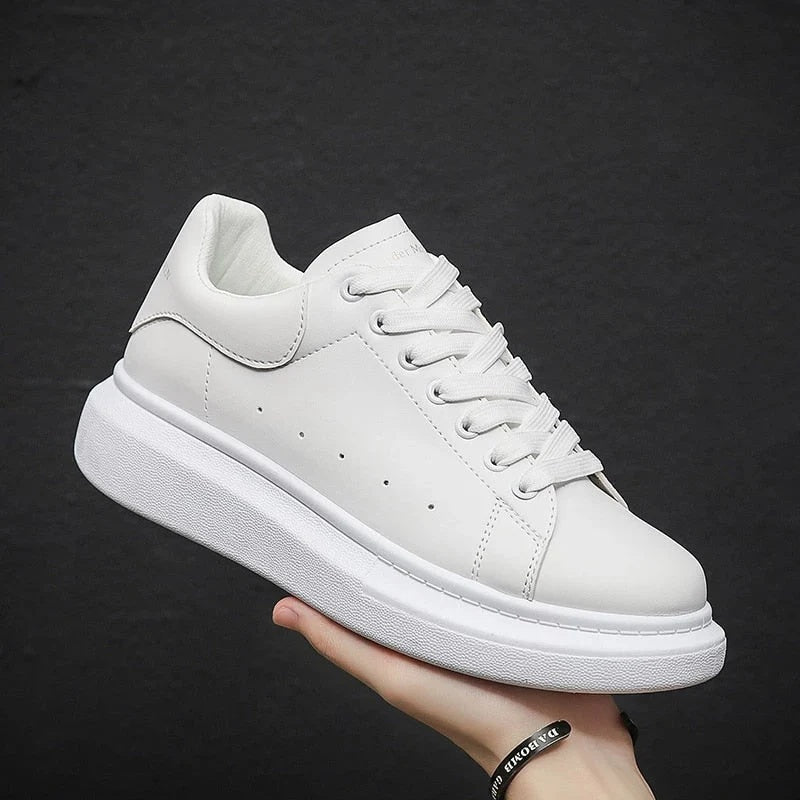 Sneakersy męskie niskie sznurowane na grubej podeszwie - Biały