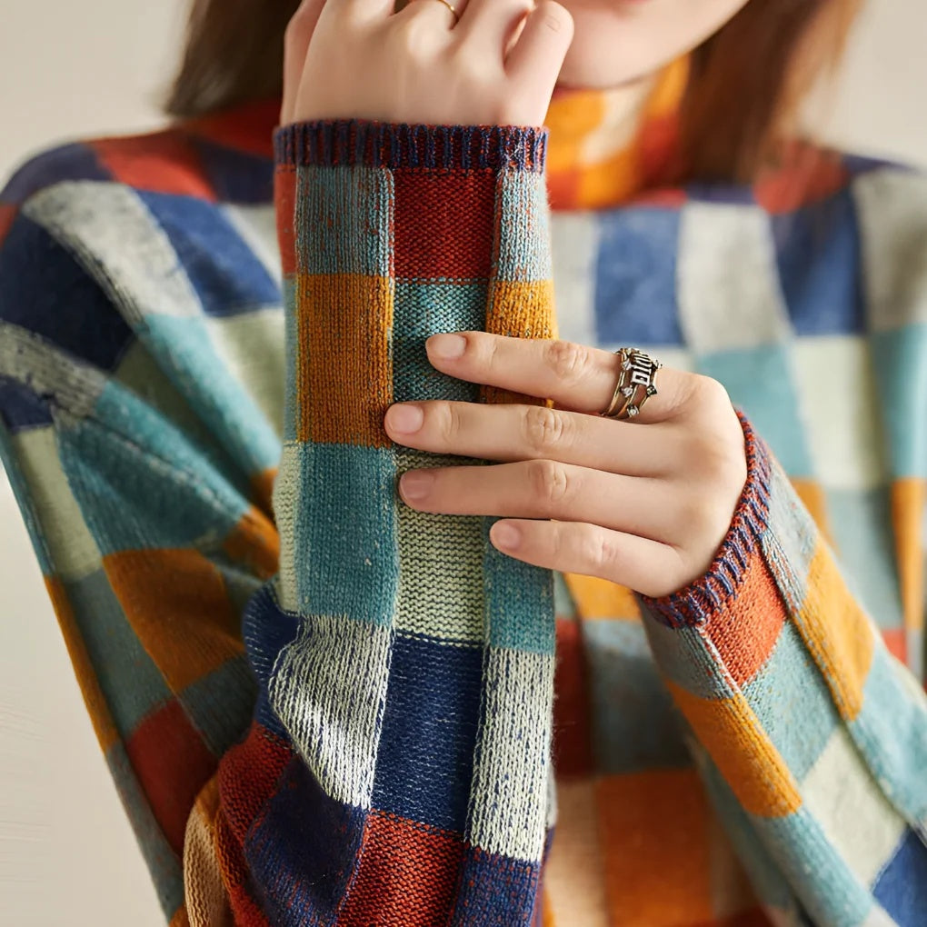 Sweter damski oversize w szachownicę z półgolfem i długimi rękawami