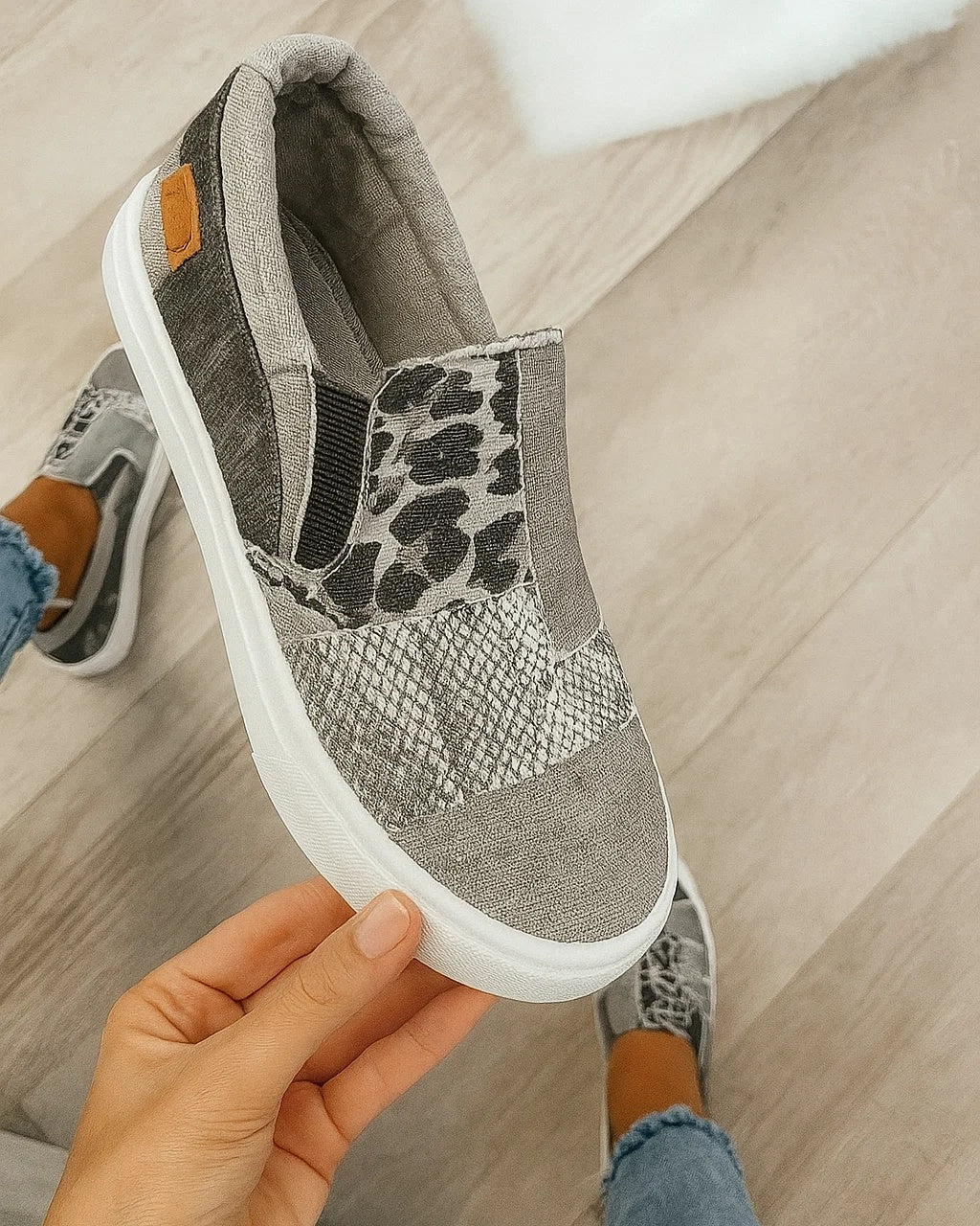 Trampki damskie slip on na platformie z patchworkowym wzorem - Szary
