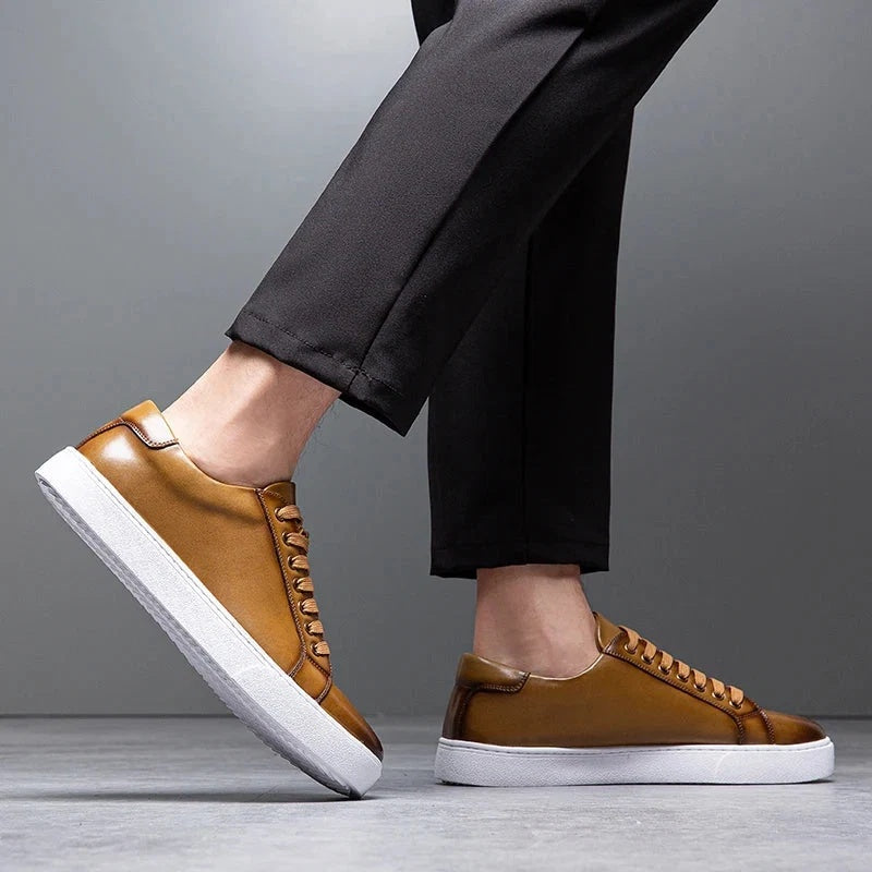 Sneakersy męskie niskie sznurowane z okrągłym noskiem i grubą podeszwą - Khaki