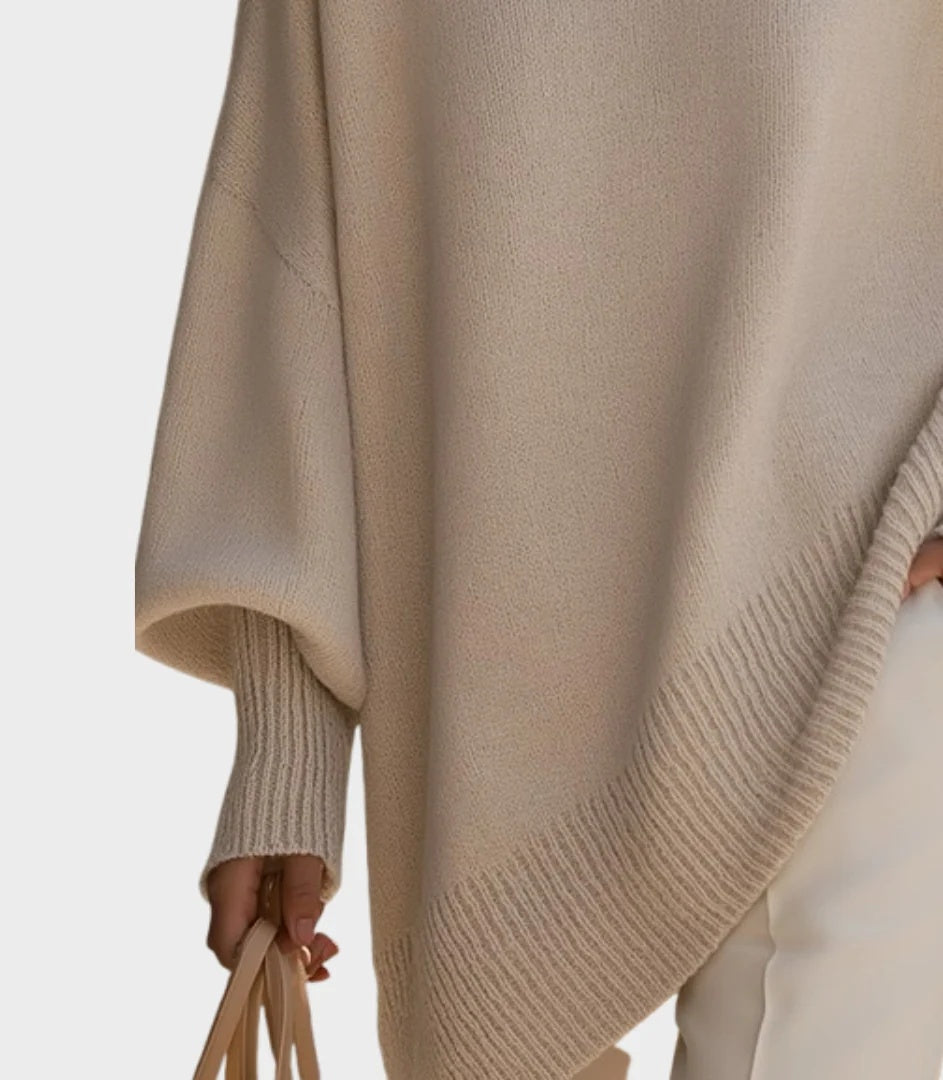 Sweter damski oversize o kroju poncza z okrągłym dekoltem i długimi rękawami - Beżowy