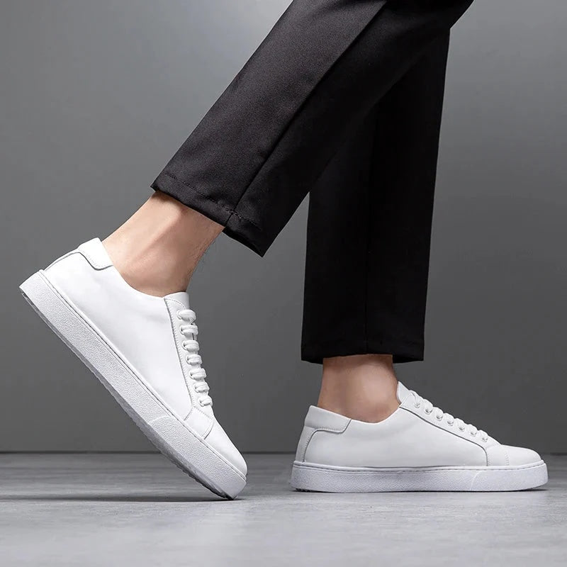 Sneakersy męskie niskie sznurowane z okrągłym noskiem i grubą podeszwą - Biały