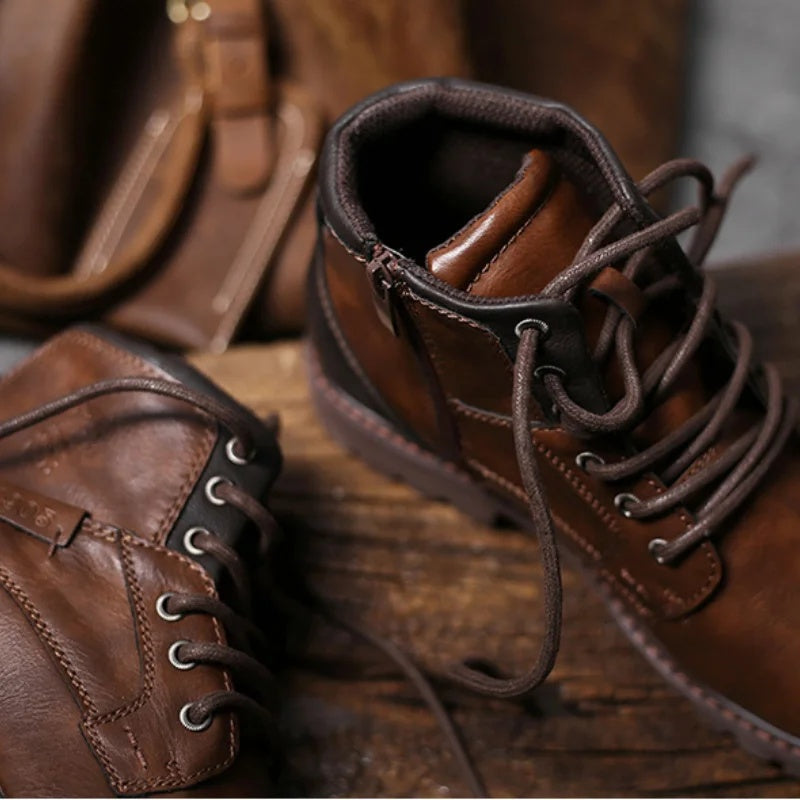 Botki męskie sznurowane w stylu retro z bieżnikowaną podeszwą - Brązowy