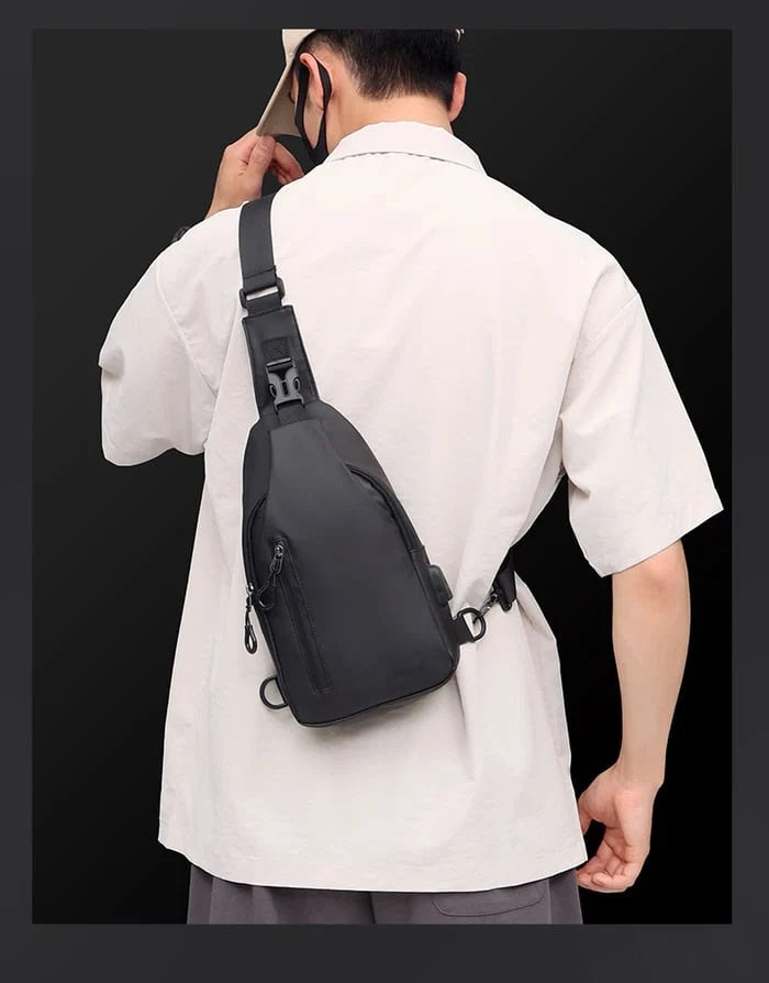 Torba męska crossbody na jedno ramię z regulowanym paskiem i kieszenią - Czarny